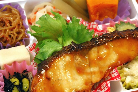 [愛情弁当] 普通食(おかず+ご飯セット)